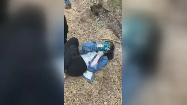 Russischer Drogendealer wurde hart gefickt und von Sportschuhen gefickt
